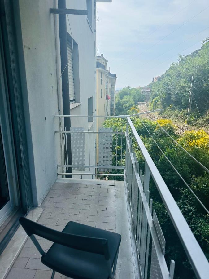 Entire 3 Bed Rooms Apartment,Centrum 제노바 외부 사진